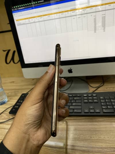 Iphone XS Max Golden (PTA Approved)
