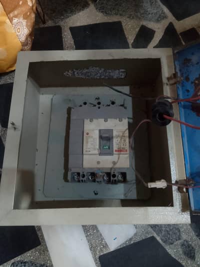 100amp 4core breaker