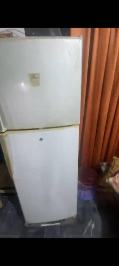 Dawlance fridge neat and clean for sale