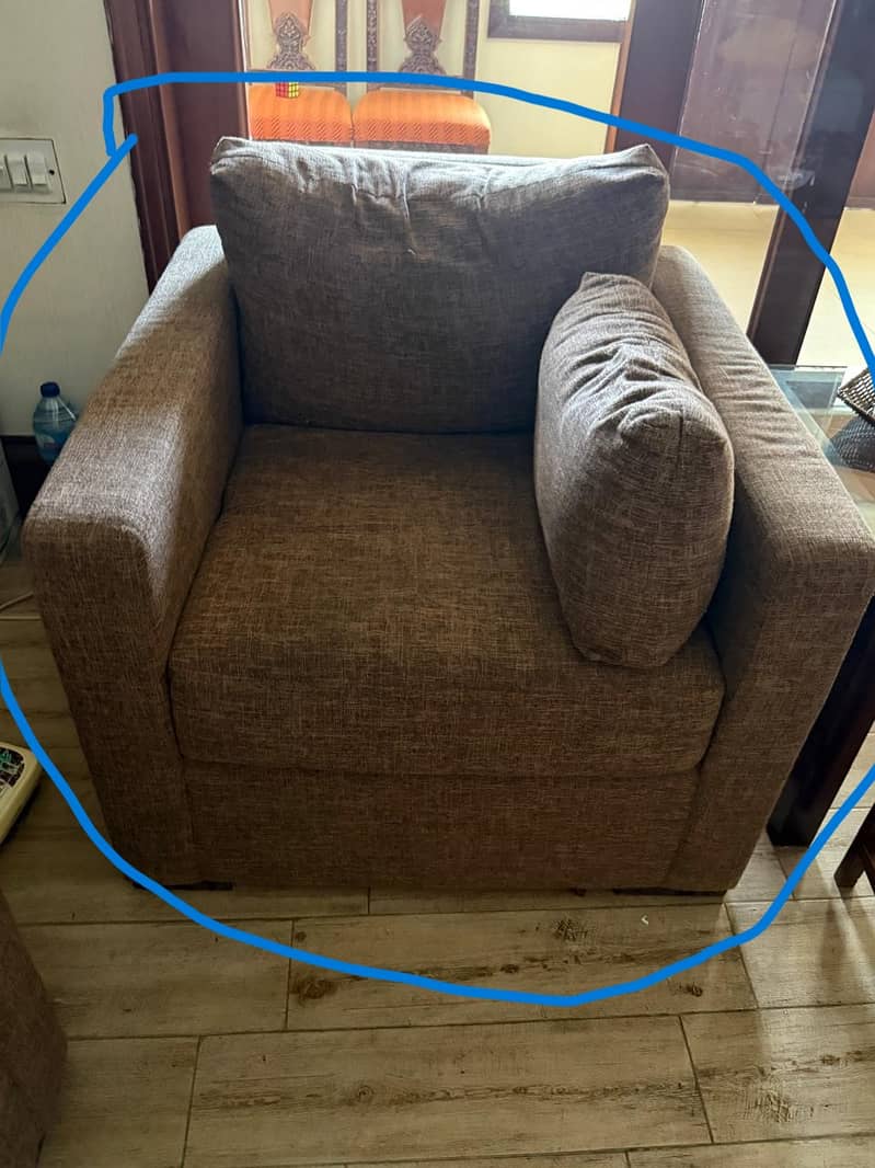 Sofa set five seaters 1