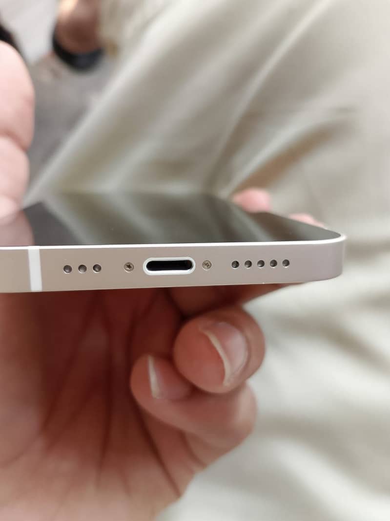 iPhone 12 3