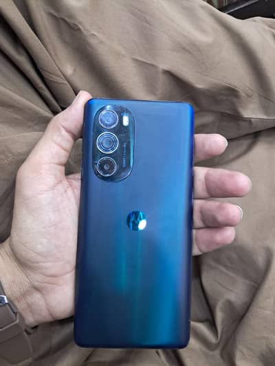 moto edge plus 5g. . .