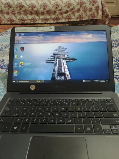 Asus ZenBook ux305  8/128