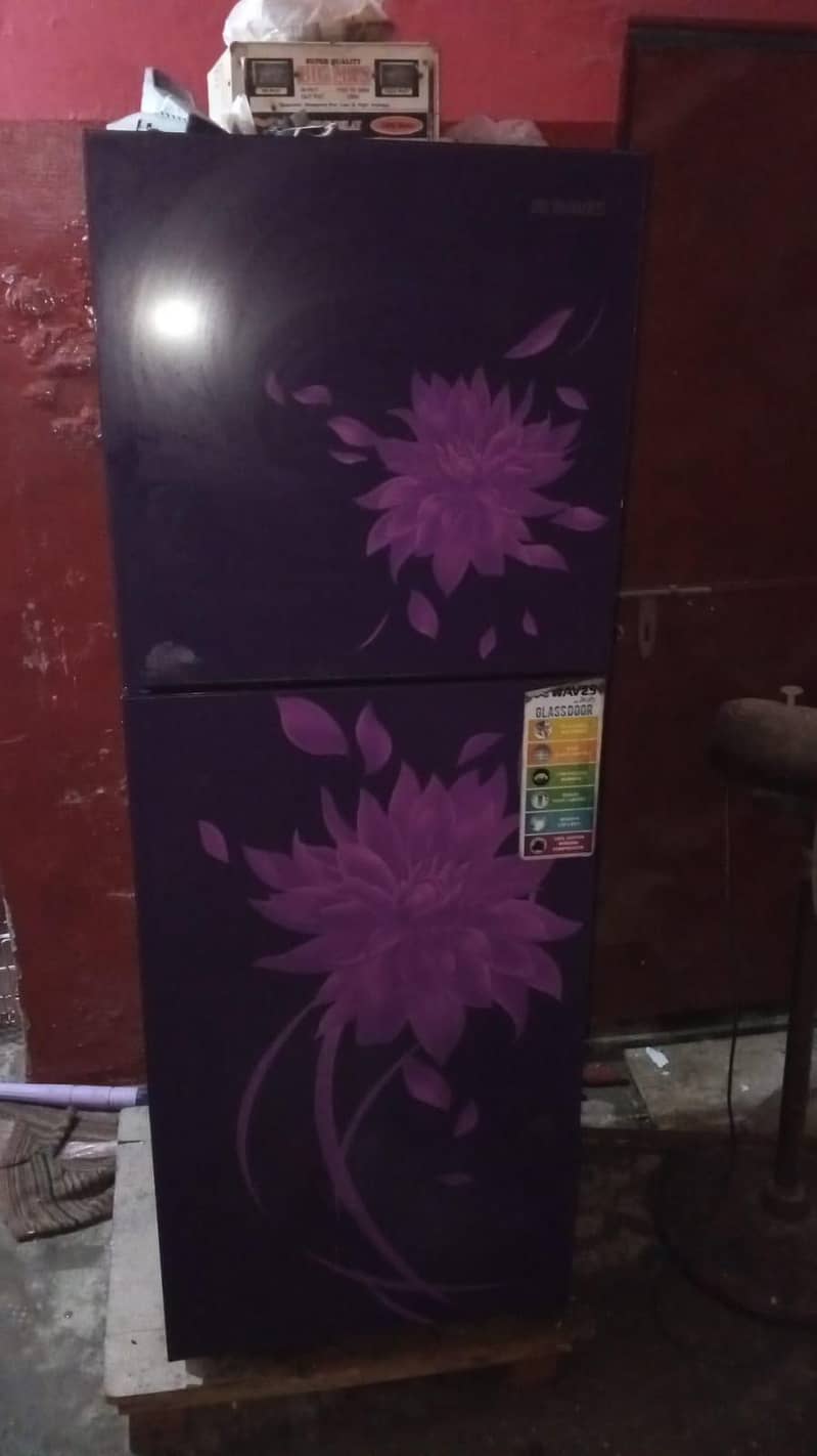Waves Fridge 0