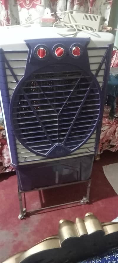 Dc Color with 2fit stand lohae Ka or sath battery bhe hai AC Kae lie