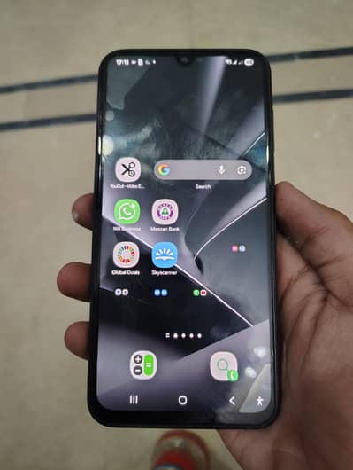 Samsung A15 10/10 in good condition with box