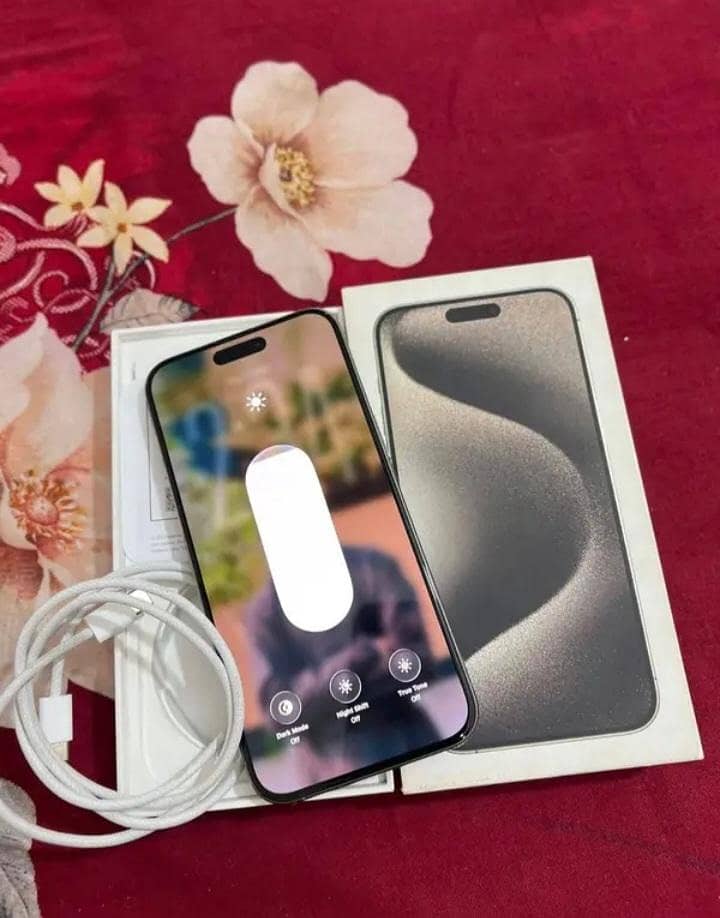 Apple iPhone 15pro max 2