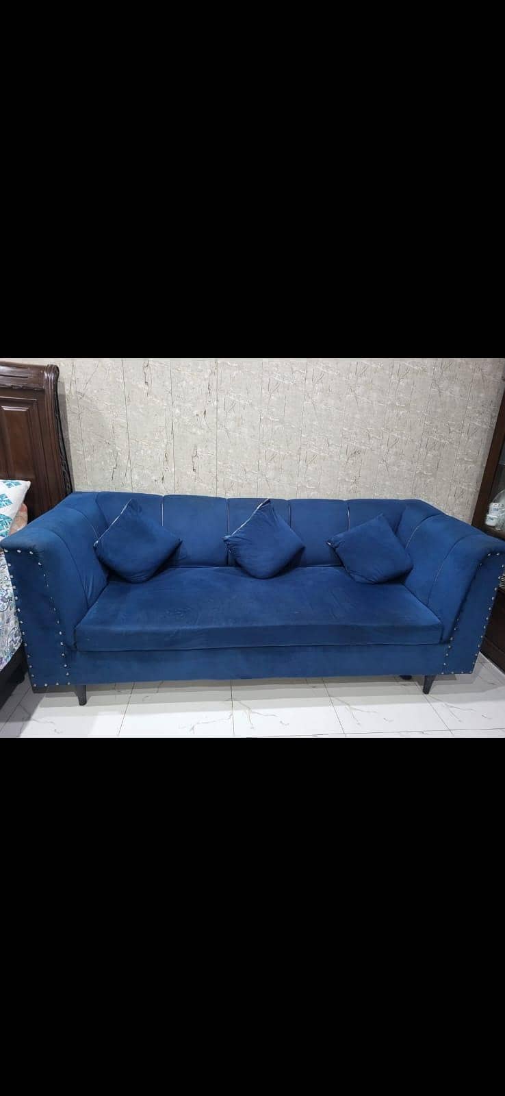 3 seater Sofa 0