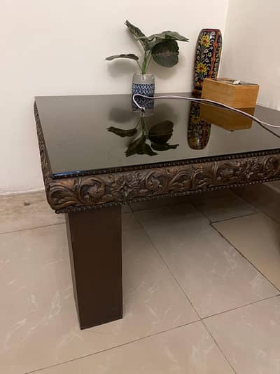 Table with side tables