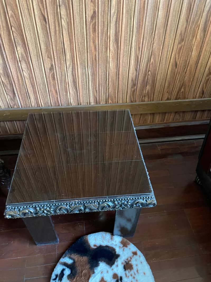 Table with side tables 1