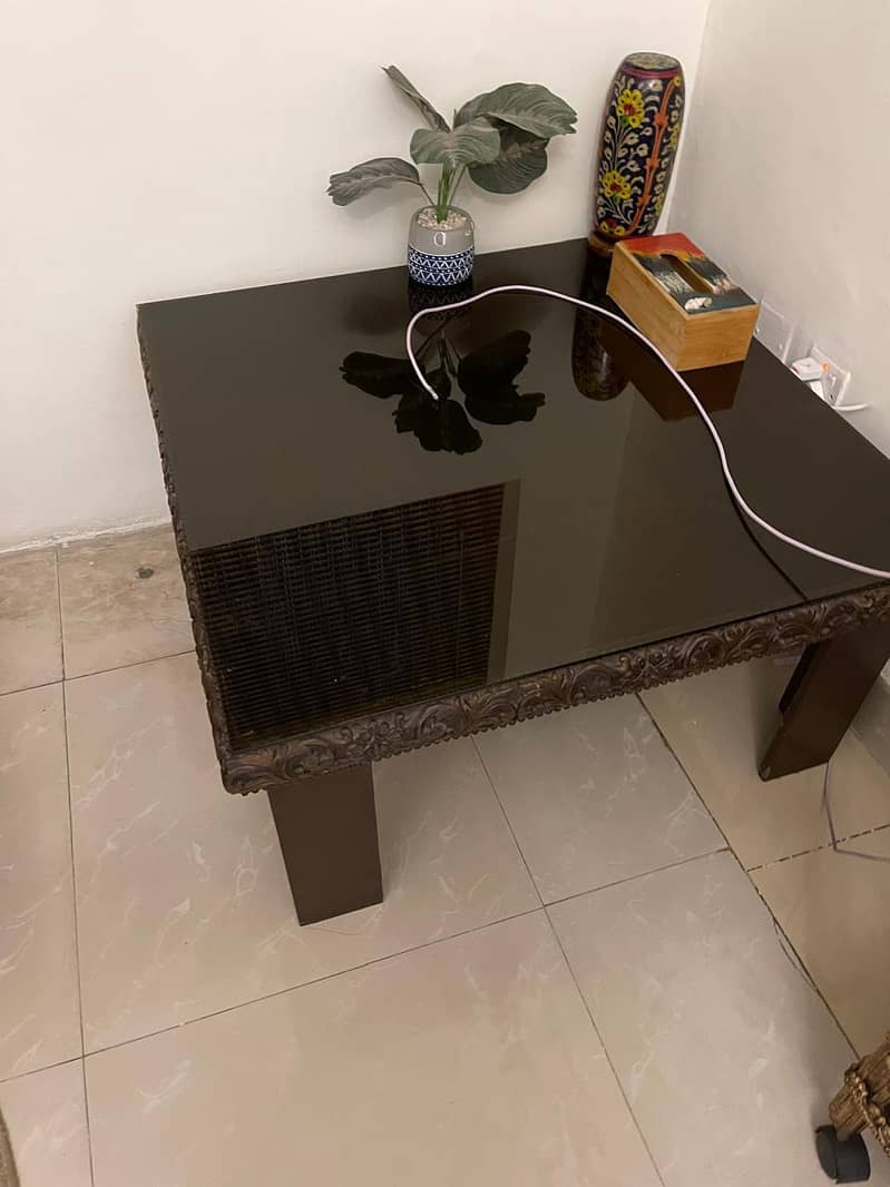 Table with side tables 2
