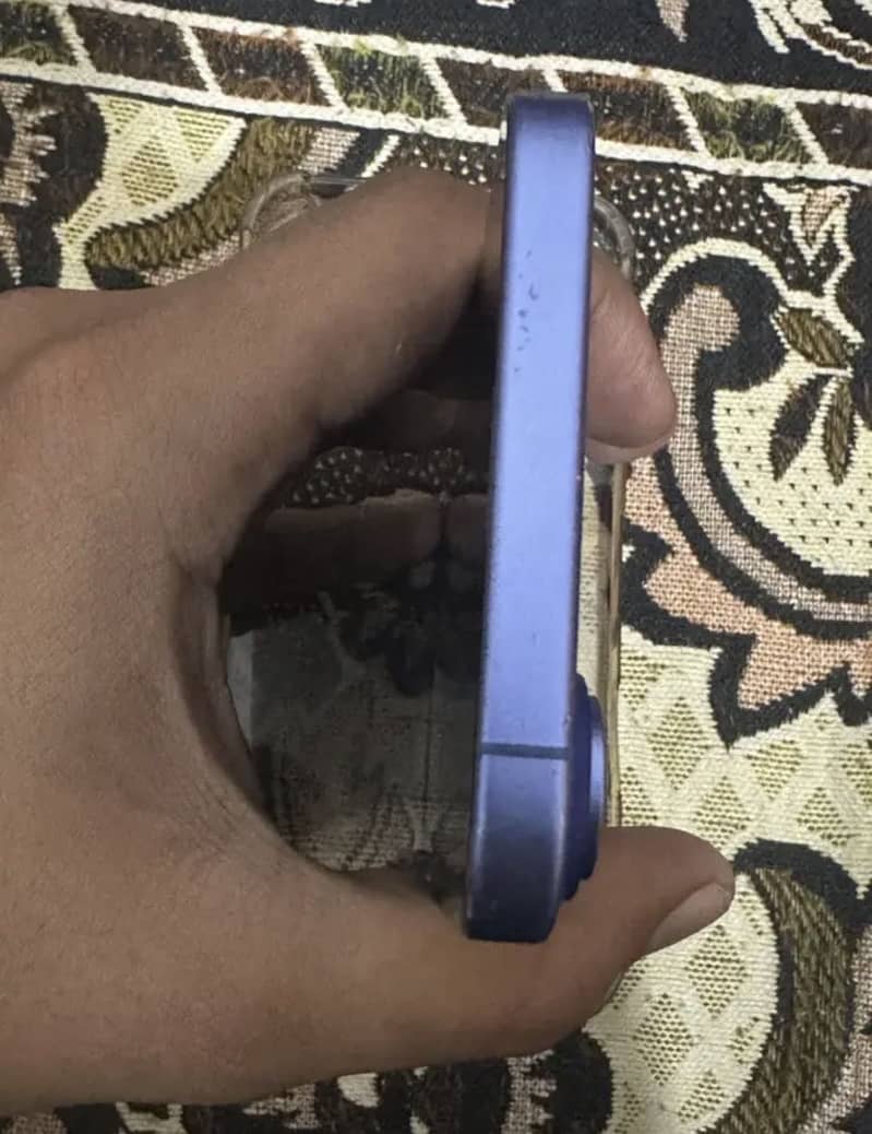Iphone 16 plus 3