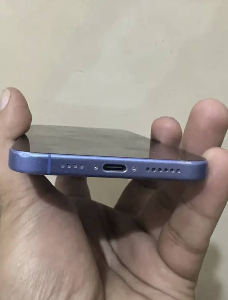 Iphone 16 plus 4