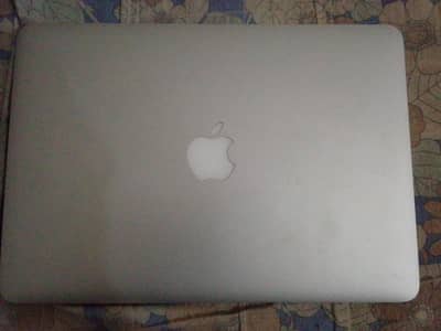 apple laptop