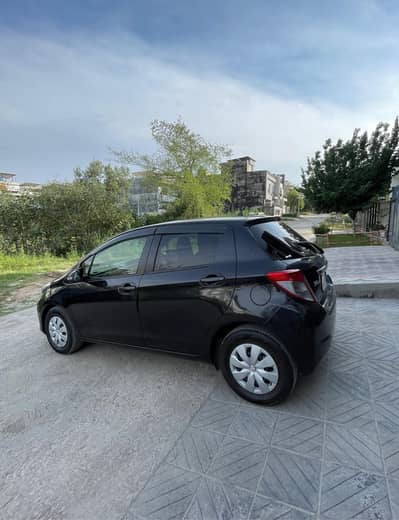 Toyota Vitz 2013 Total Genuine.