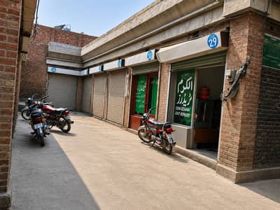 Prime commercial shop in historic Old Galla Mandi-Qila Dedar Singh