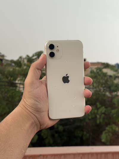 iPhone 11 White 64GB | 10/10 Condition | Dual Sim PTA Approved