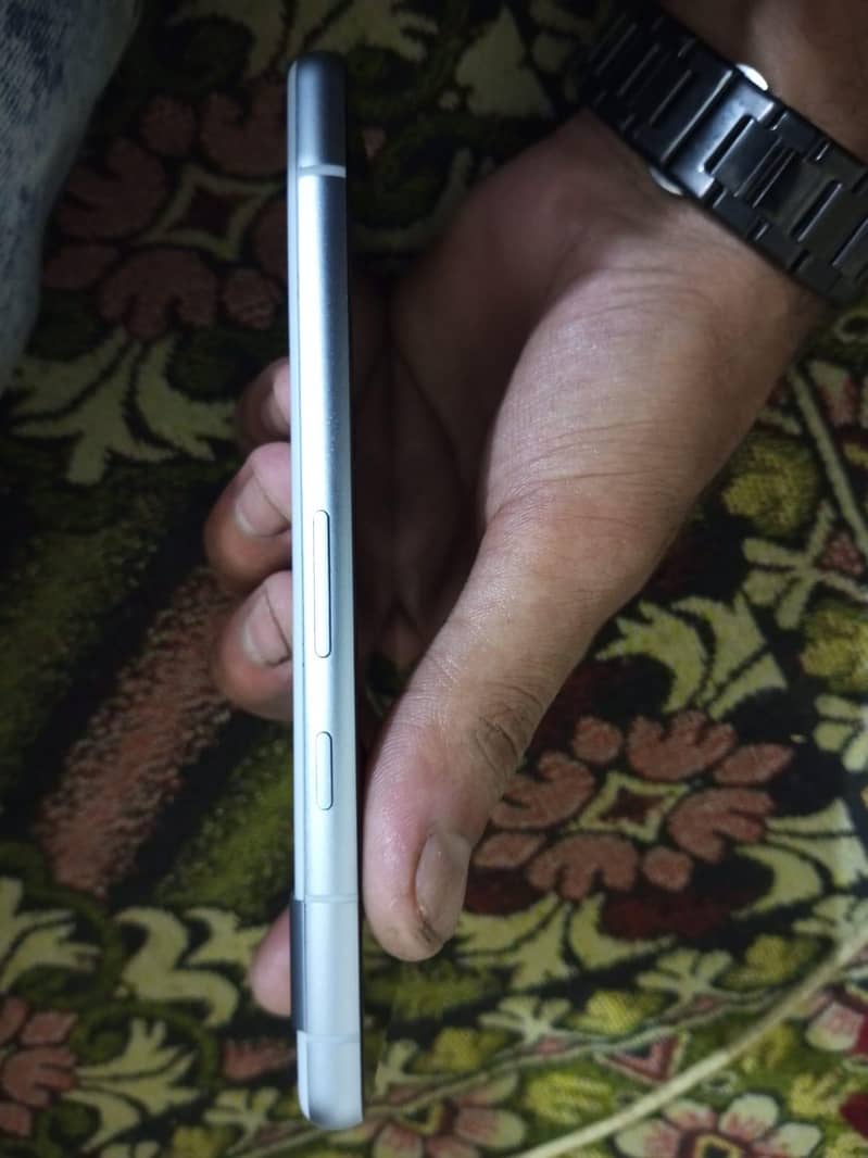 Google pixel 7a 5