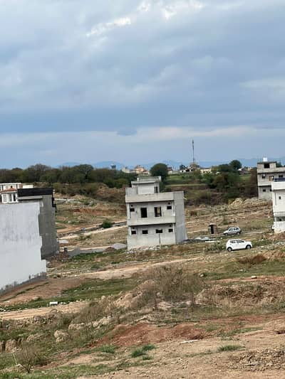 5 MARLA PLOT FOR SALE IN JINNAH GARDEN NEAR TO MAIN ROAD