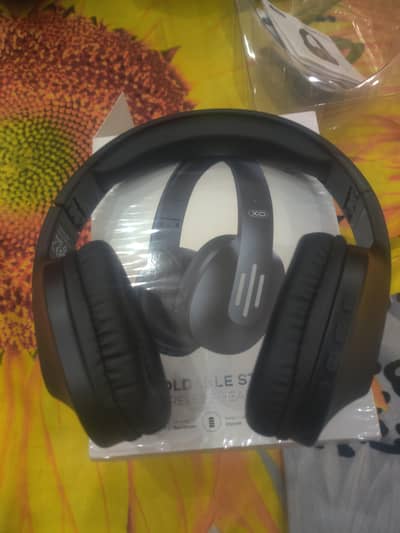 XO BE39 wireless Bluetooth headphones 20H bettery, foldable Box packed