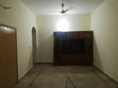 MIAN ESTATE OFFERS 10 MARLA LOWER PORTION AVAILABLE FOR RENT FOR SMART FAMILY