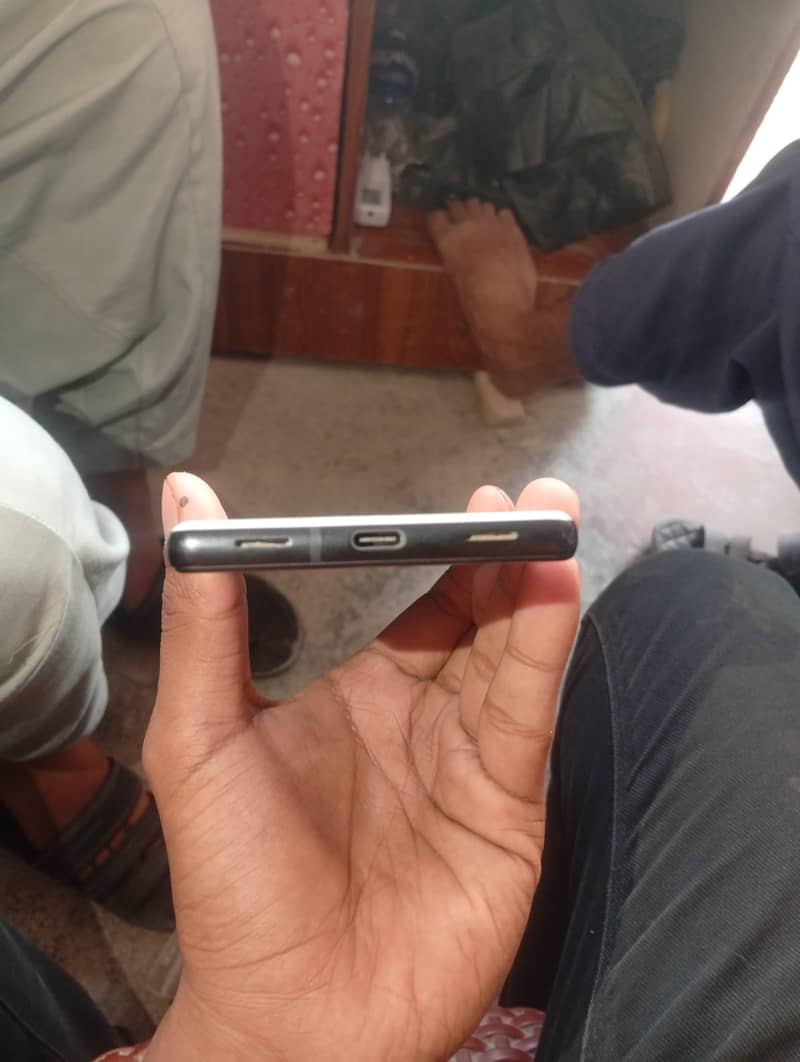 Google pixel 6A 3
