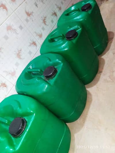fiber plastic water bottles/cans available 10pcs
