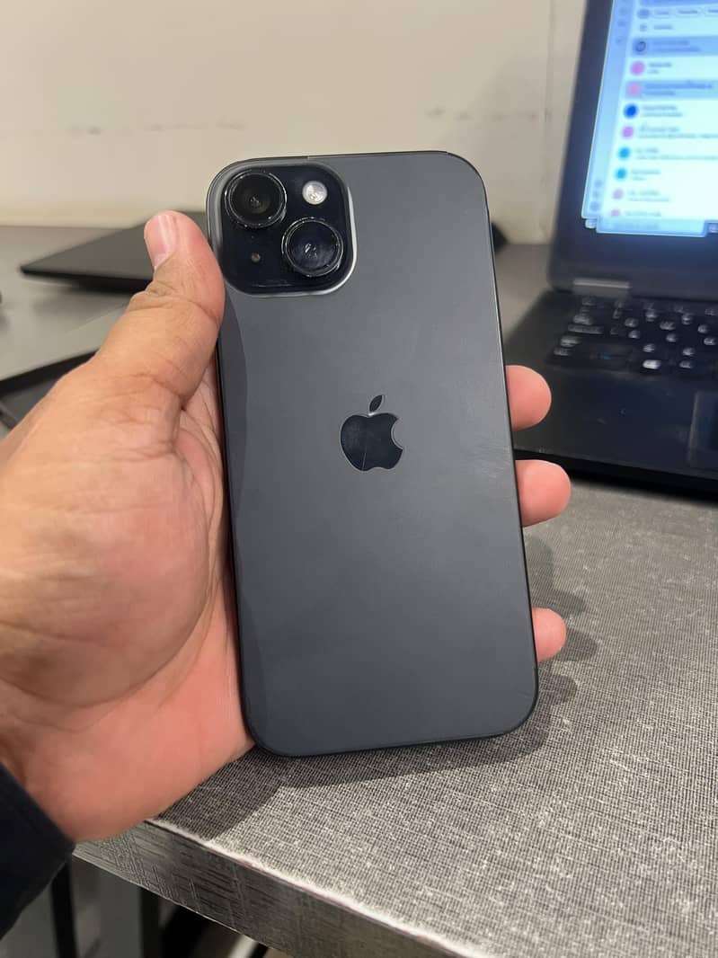 iPhone 15 4