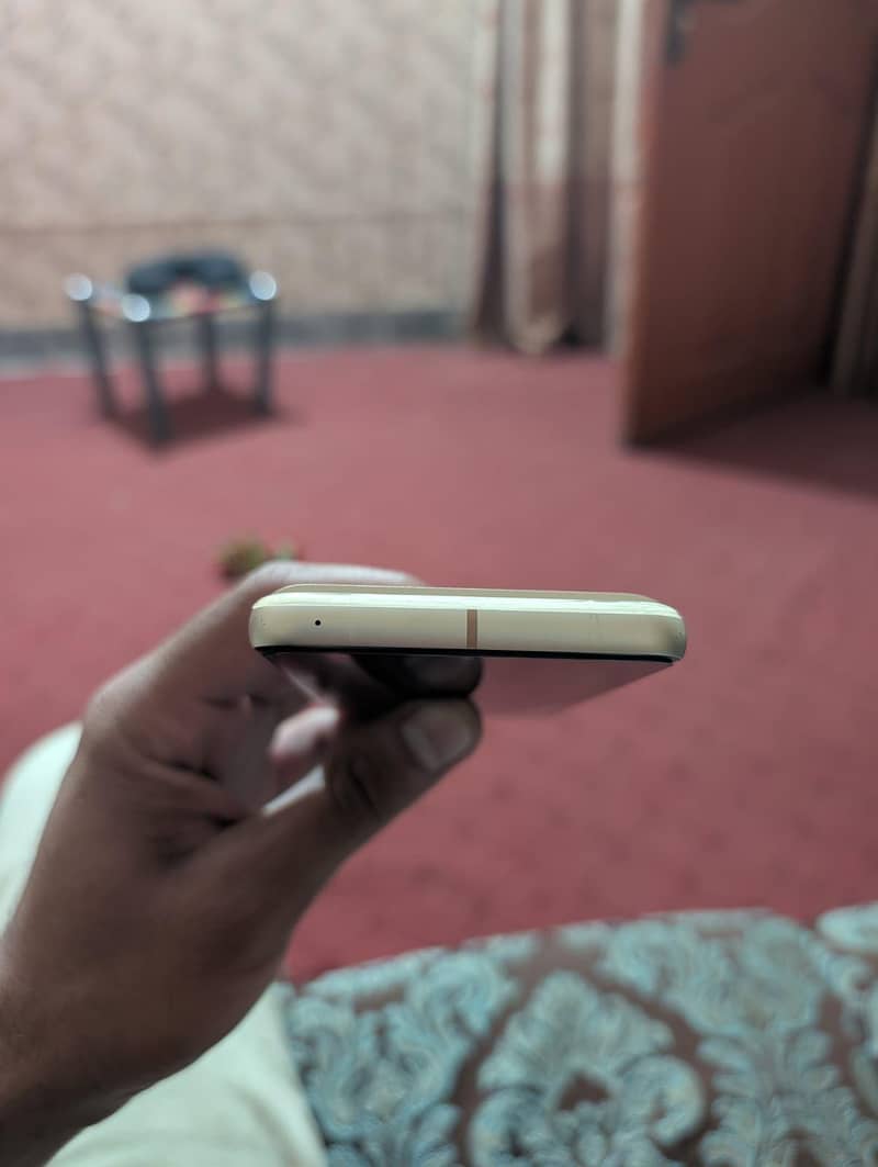 Google Pixel 8 5