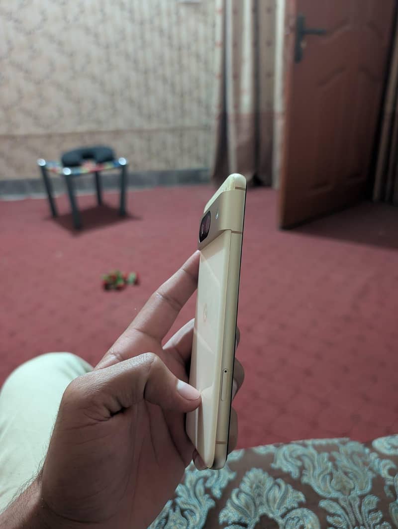 Google Pixel 8 6