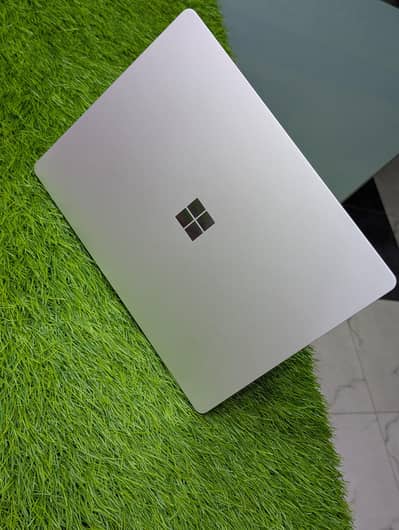 Microsoft Surface Laptop Go