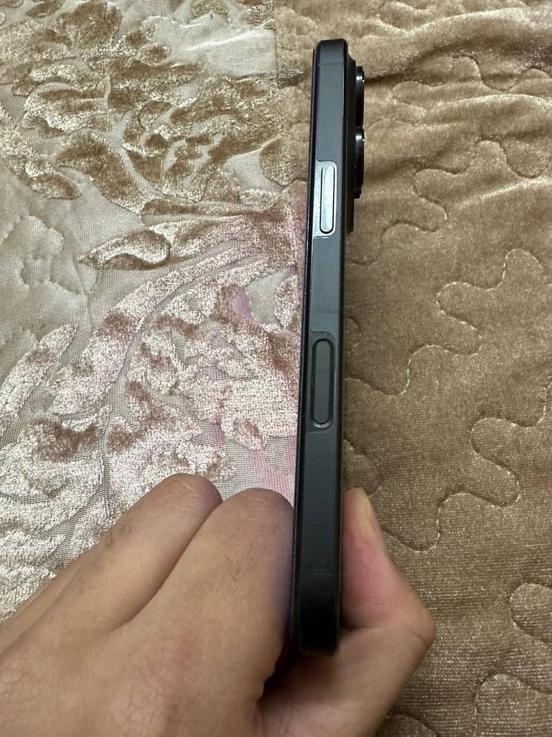 Iphone 16 Pro 9