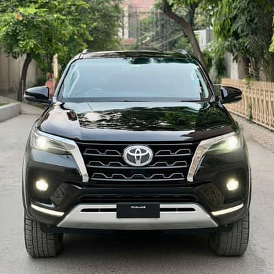 Toyota Fortuner 2.8 Sigma 4×4 Model: (2022 Dec) (B2B Genuine)