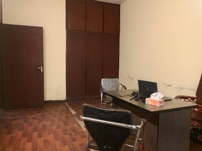 Near Main Road Only For Silent Office