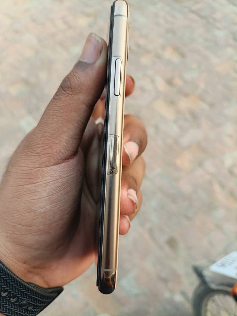Iphone 11 pro 1