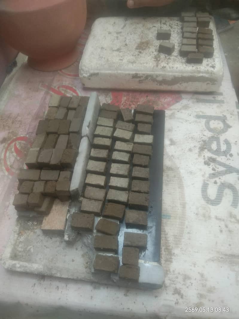 Mini cement block 0