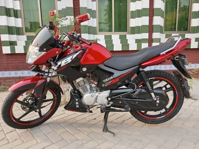 Yamaha YBR 125 Red Fully Modified