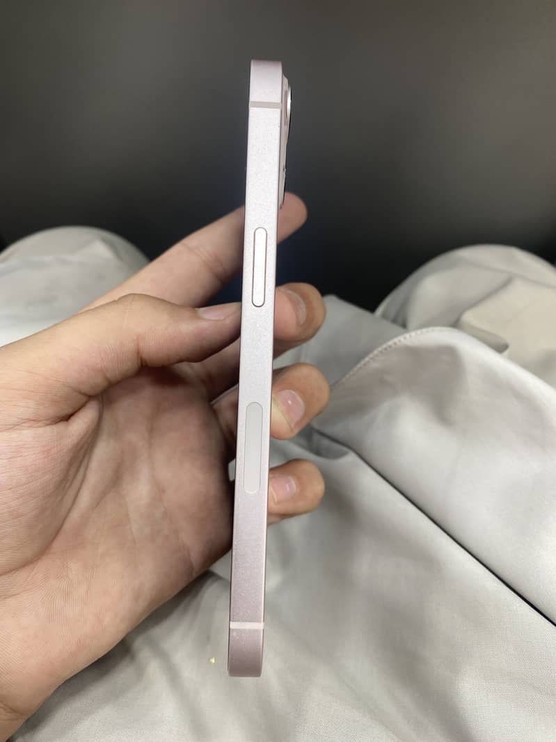 iPhone 13 1