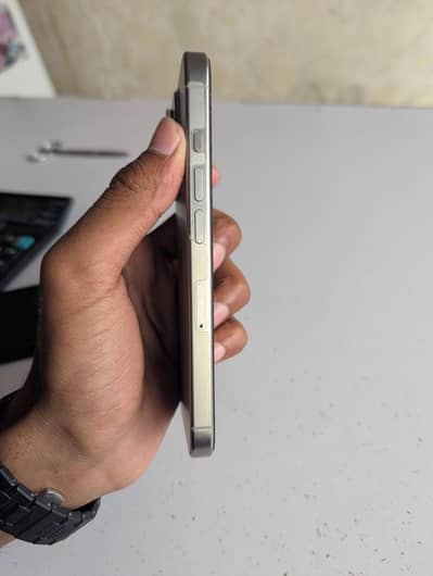 iphone 16 pro factory unlock 128gb grunty ma Hy abi