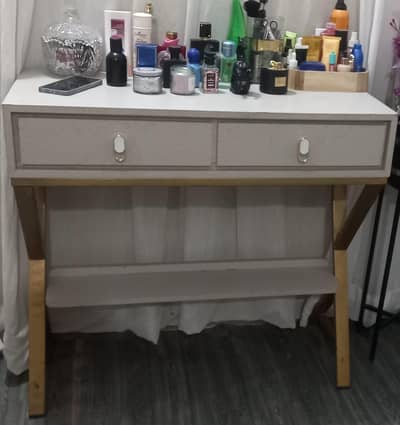 Modern Dressing Table /Console Table with Drawers – Stylish & Spacious