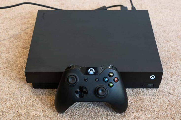 xbox one x with 2 controller 2