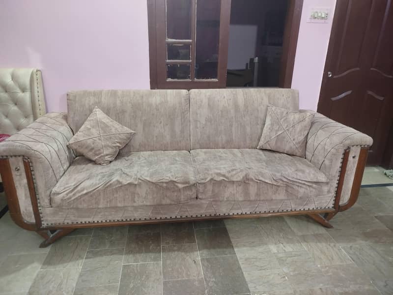 7 seater sofa 0