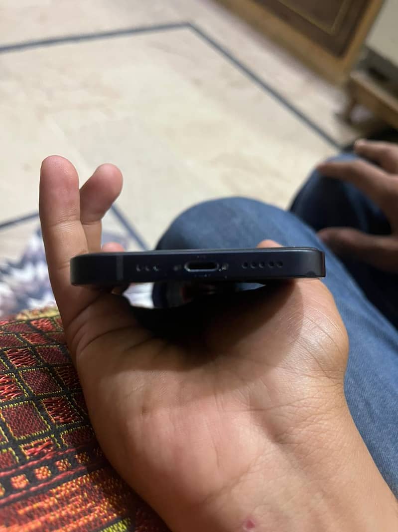 Apple iPhone 12 2