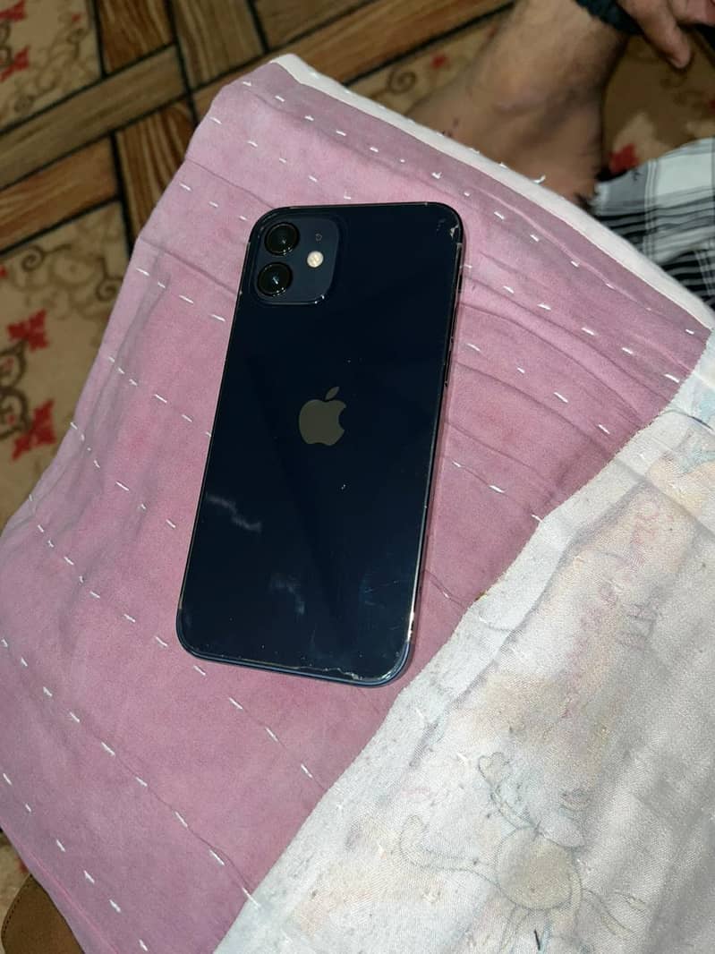 Apple iPhone 12 3