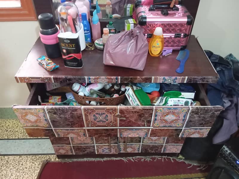 Dressing Table 5