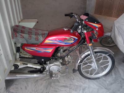 United 100 cc with  alloy rim loader rickshaw