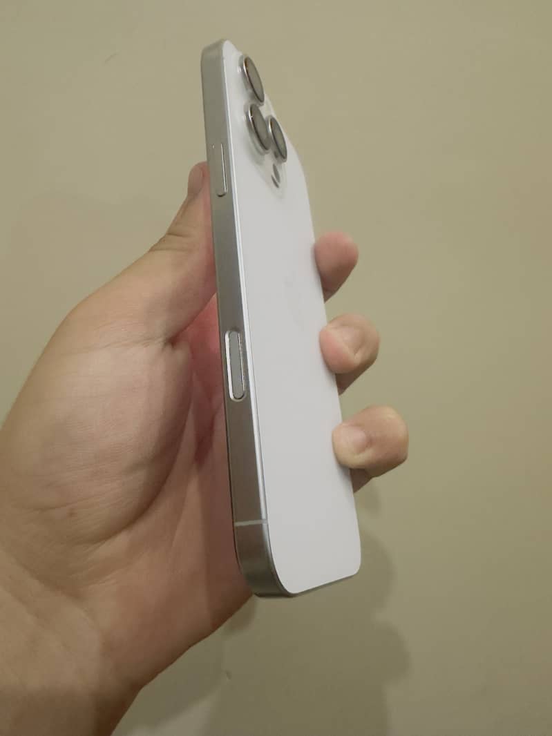 iPhone 16 pro max 0