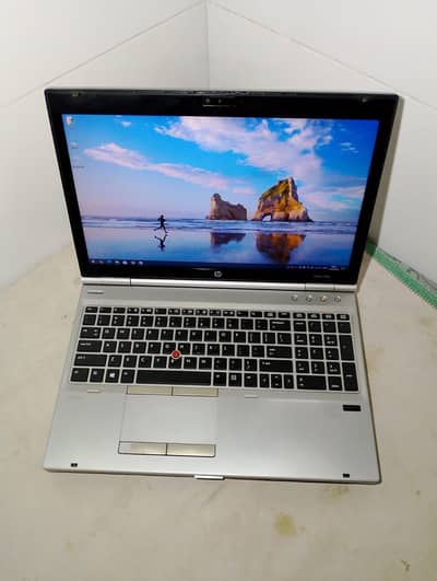HP gaming laptop with graphic card