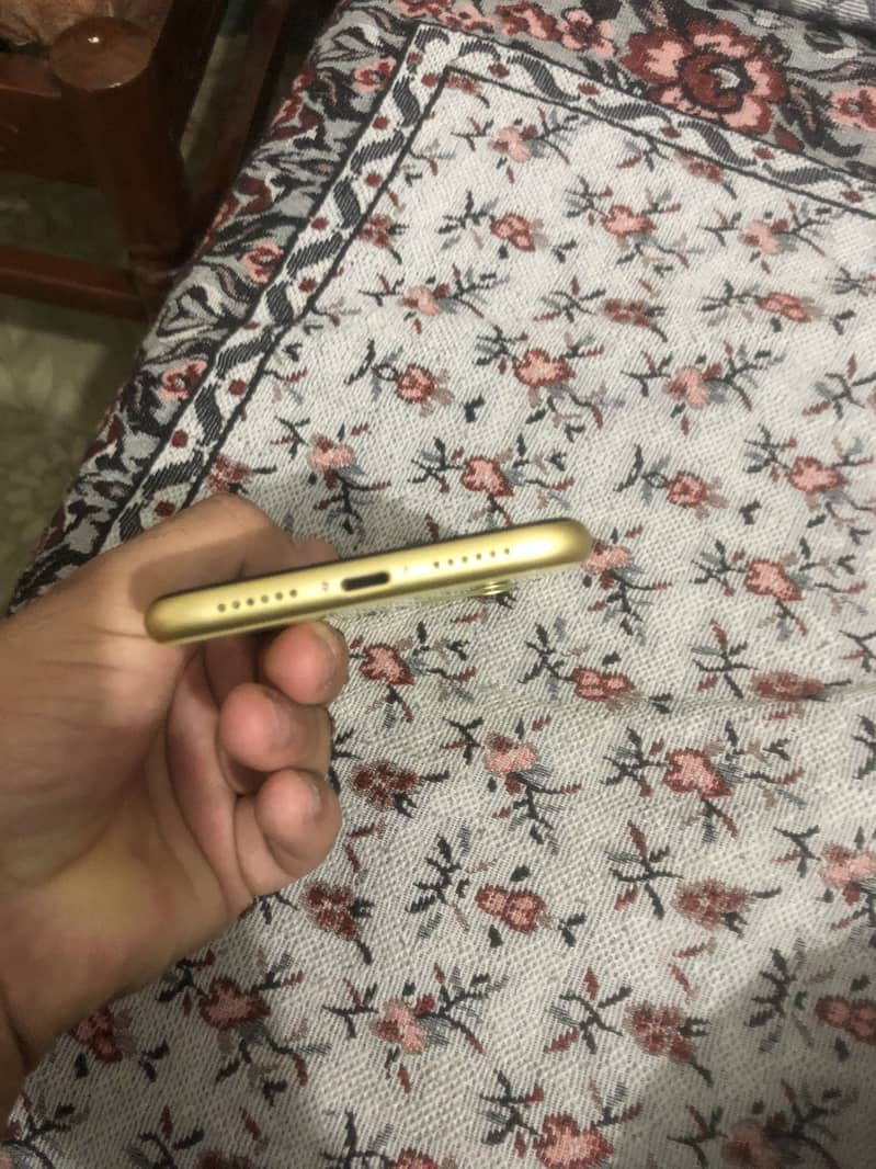 Iphone 11 4