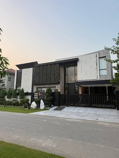 1 Kanal Spacious House Available In DHA Phase 7 For sale